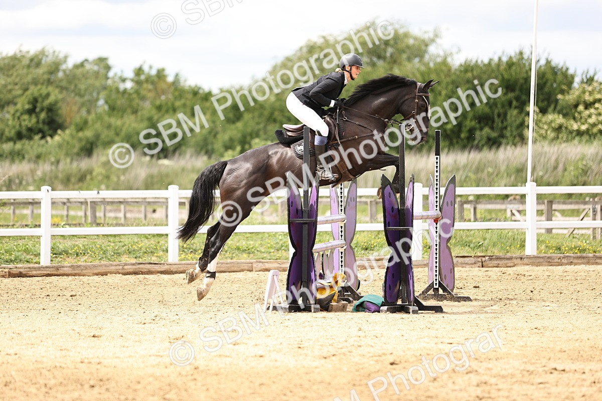 SBM_003319 - Class 11 - Senior Newcomers - 1.10m