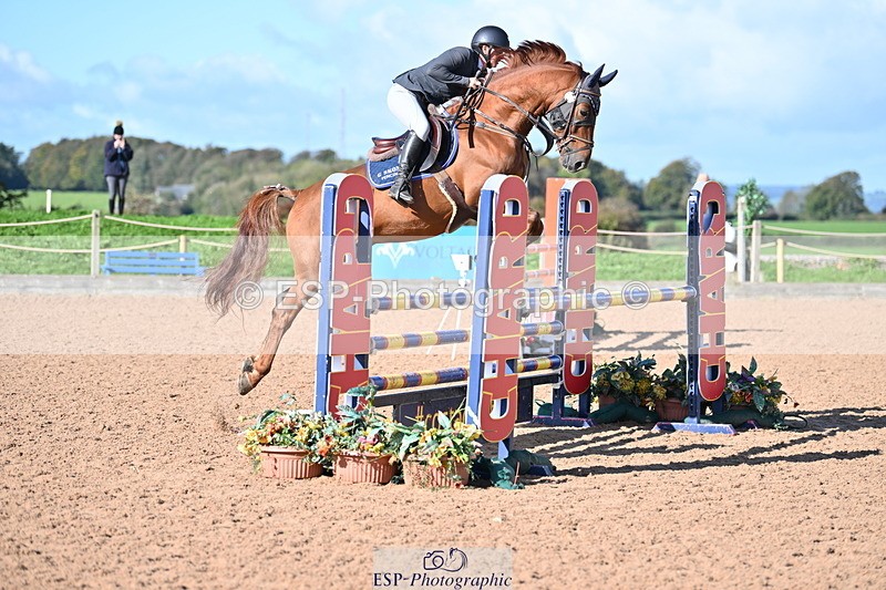 231014A-113752-04445 - Cls 18 Newcomers & 1.10m Open