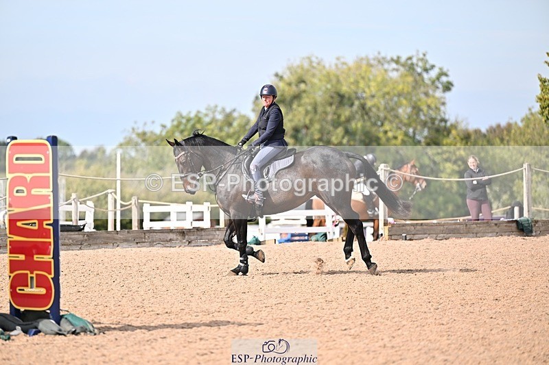 251001-132859-00326 - Cls 4 Newcomers and 1.10m Open