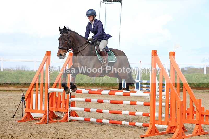 3E7A0796 - Class 4: Senior British Novice/90cm open