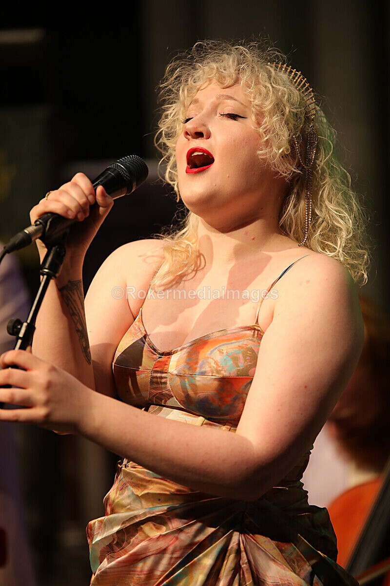 FOLK N BLUES-487 - FOLK and BLUES SEPT 2022