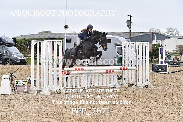 BPP_7671 - CLASS 14 SAT Senior BritiNovice/ 90cm Open