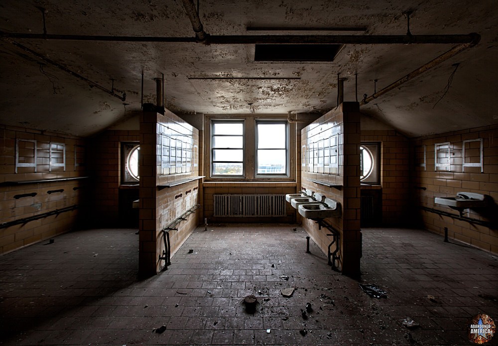 Philadelphia Naval Shipyard | Gorgeous Symmetry - Philadelphia Naval Shipyard