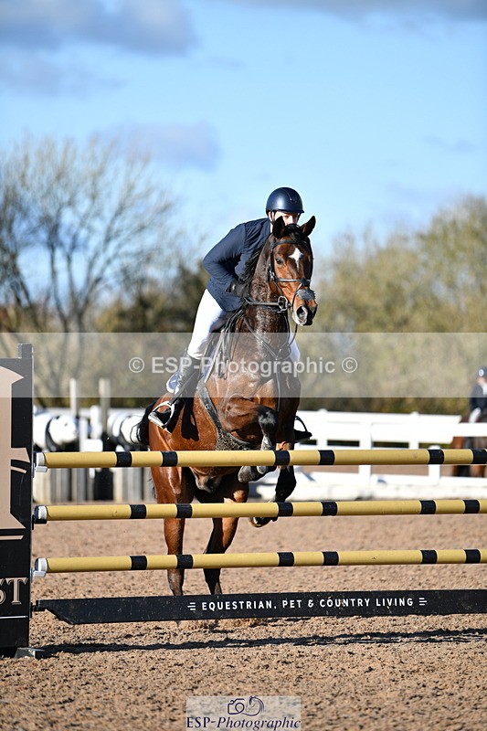 231110A-150718-00966 - Cls 6 Foxhunter & 1.20m Open