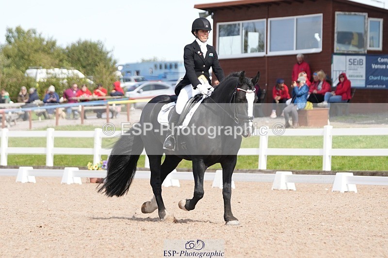 250906-140215-03845 - 021-Francesca.TurnerAlbie