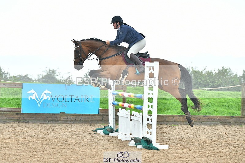 230805A-105257-00218 - Cls 2 Snr Newcomers & 1.10m Open