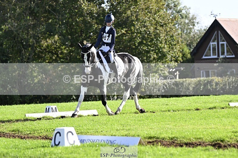 241025-142918-09661 - 387-Kelly.Knockaert-PIPER.II