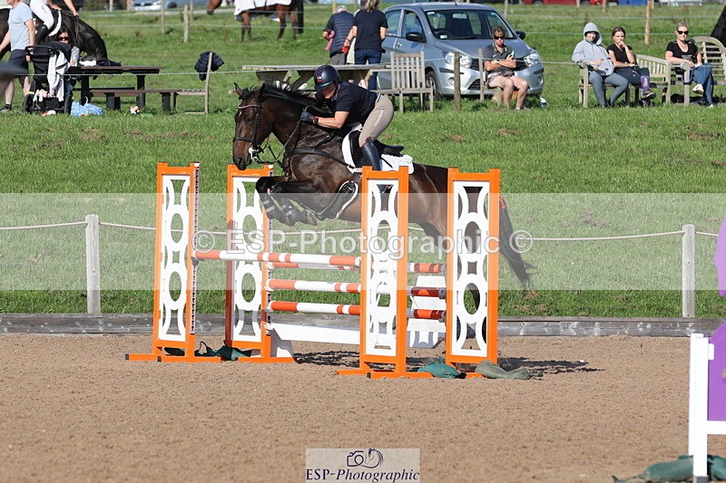 230915A-160734-03041 - Cls 6 Snr 1.05m Derby