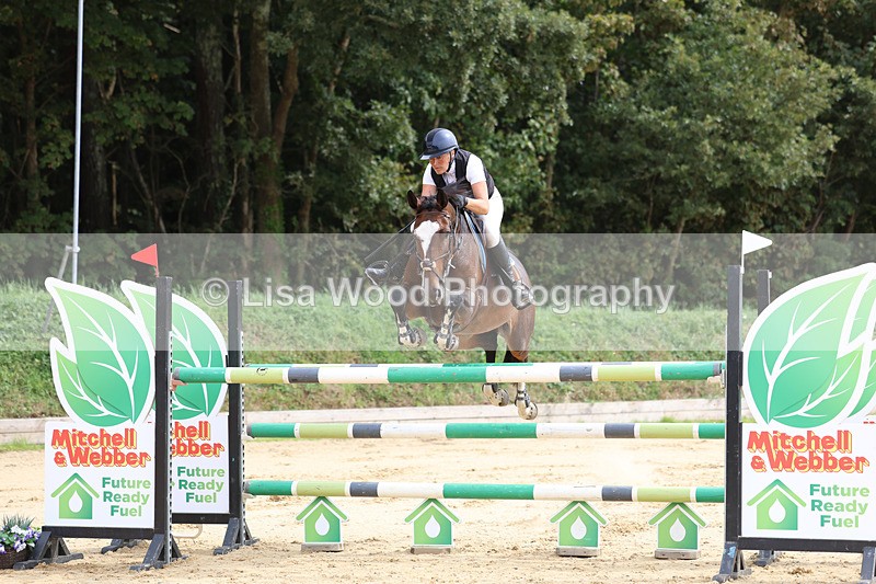 3E7A4592 - Class 9: Senior 1.30m open