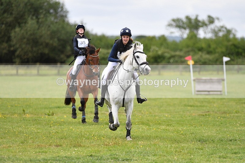 WJ5_3413 - Class 5 80cm Pairs