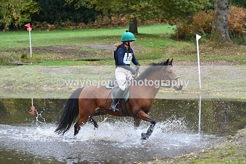 WJ7_3267 - Time 10:47 to 11:11 at the water