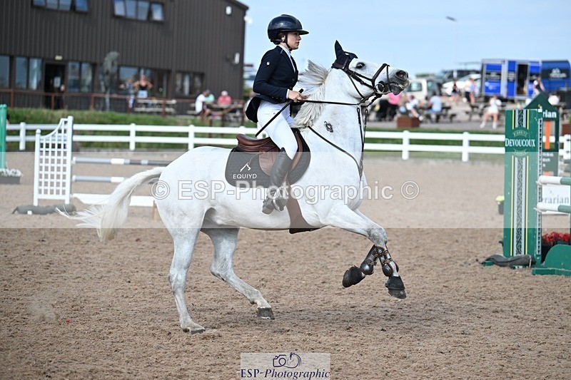 260627-172824-05753 - Cls 27 Foxhunter and 1.10m