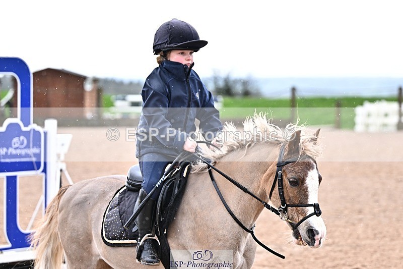 260208-130638-01276 - Cls 18 Clear Round 50cm