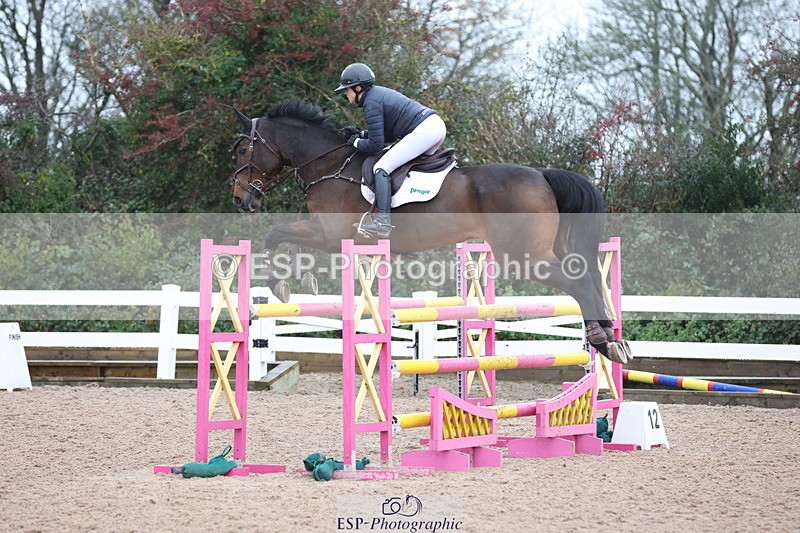 231112A-140159-04796 - Cls 20 Newcomers & 1.10m Open