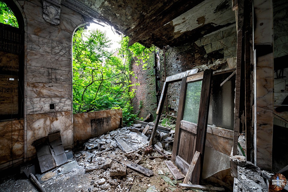 Bad Structural News Abandoned Second National Bank, Brownsville, PA