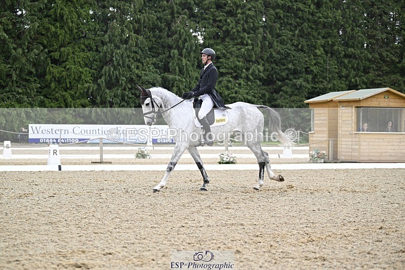 000101-215545-04491 - 404-DEERPAIRC_REVELRY-Max_Warburton