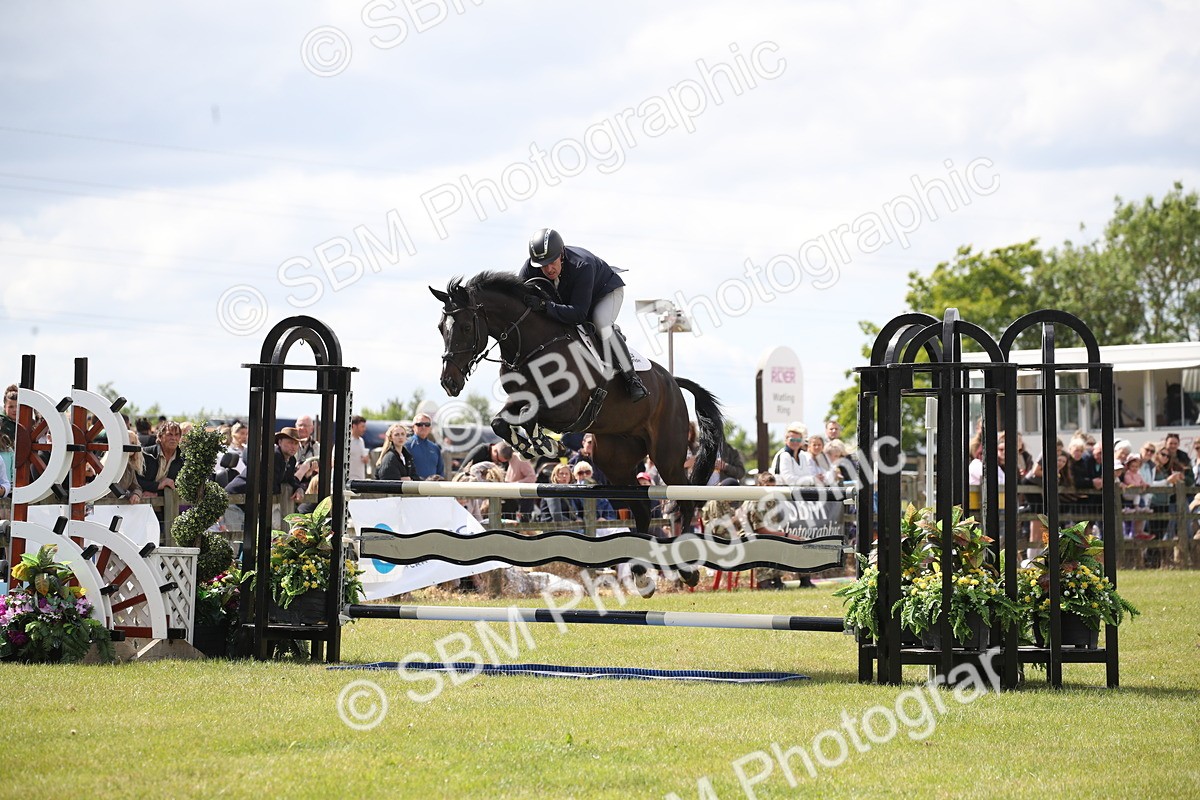 SBM_17504 - Class 208 - Senior Foxhunter 1.20m Open