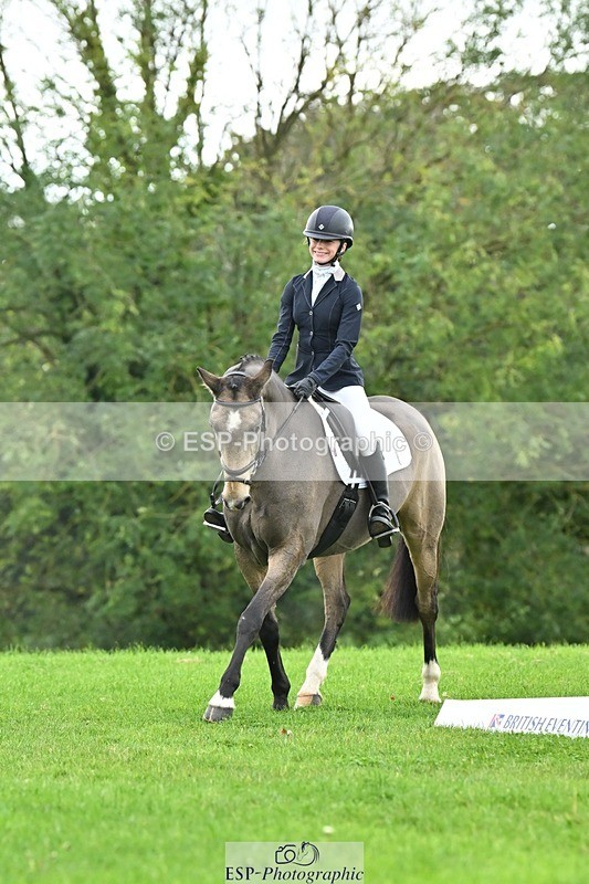 241024-114427-02464 - 319-Neve.Webber-MR.BUZZ