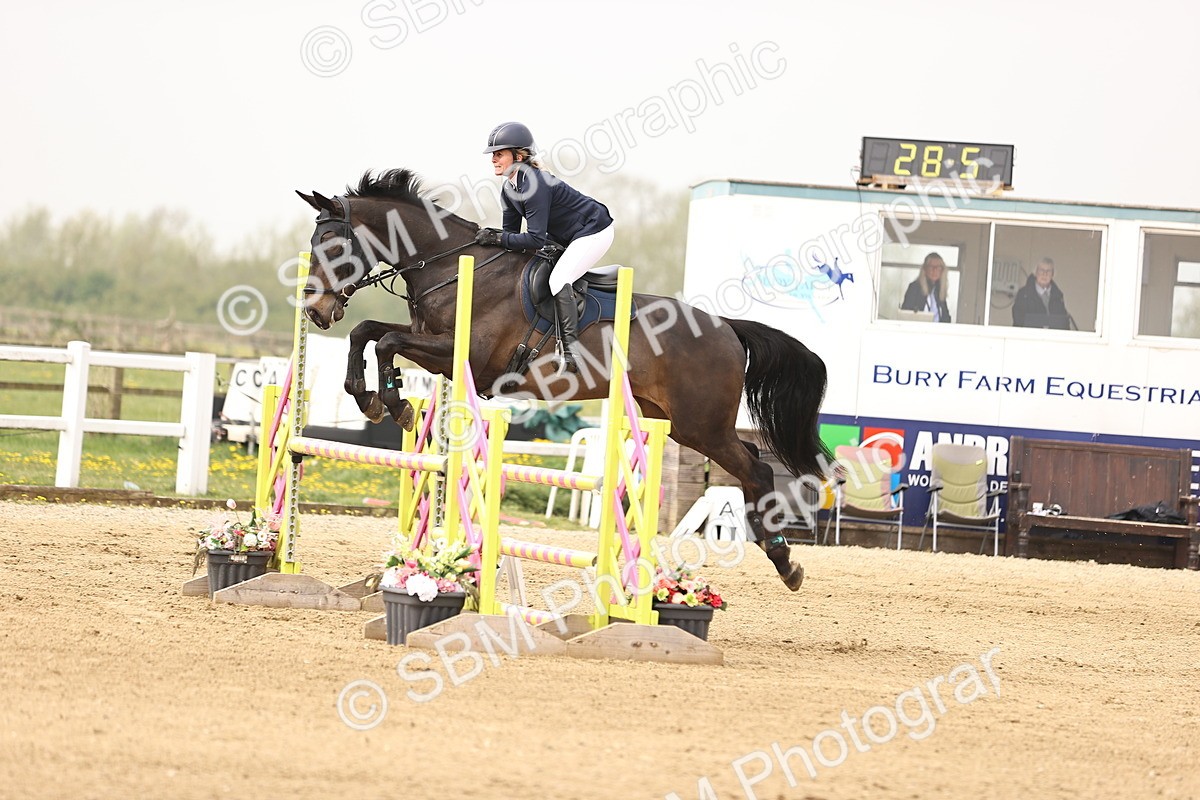  - Class 15 - Senior British novice - 90cm