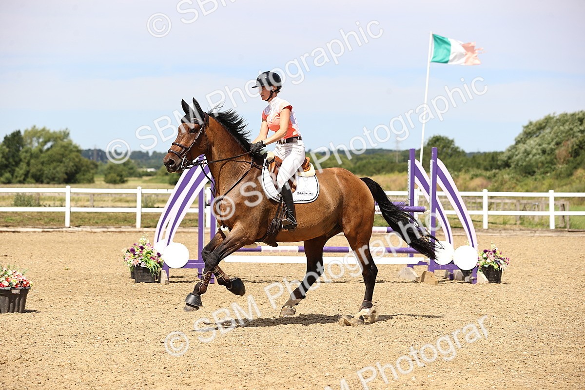 SBM_000652 - Class 15 - Redpost Equestian Senior Foxhunter - 1.20m