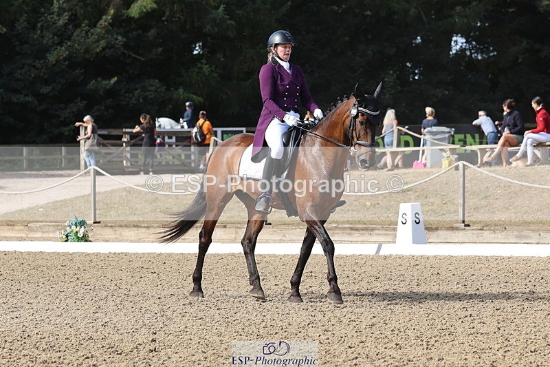 250809A-100918-02310 - 004-Nicola.KayesBoss.X