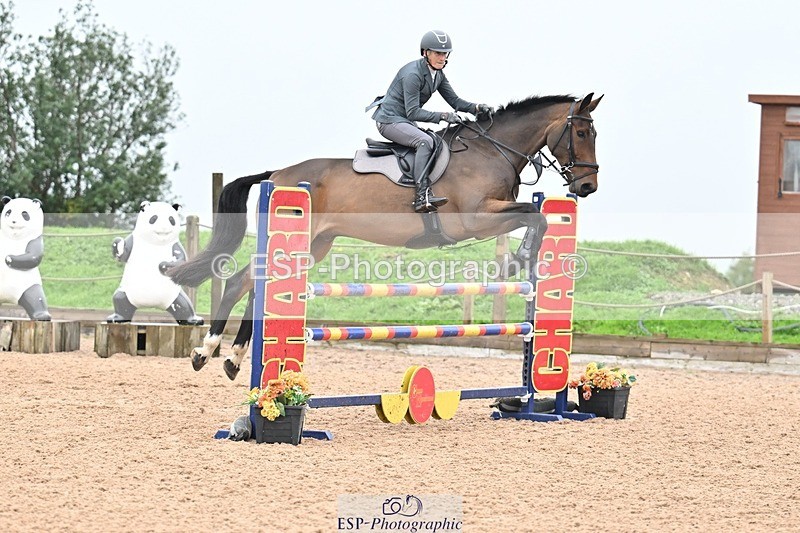 251003-112220-00424 - Cls 2 Newcomers and 1.10m