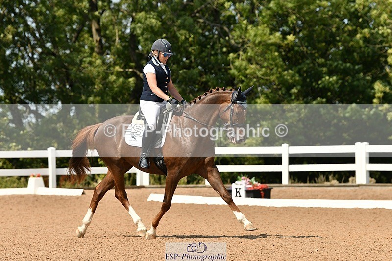 250817-130140-09807 - 214-Verity.PerryVogue