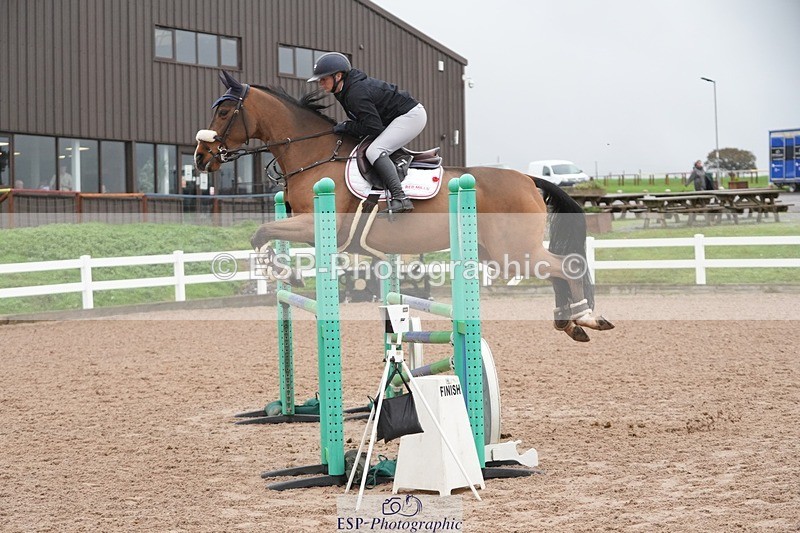 251107-133903-01003 - Cls 5 Newcomers and 1.10m Open