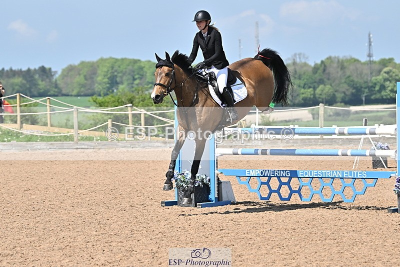 240509A-113741-01236 - Cls 9 Snr 1.20m Open