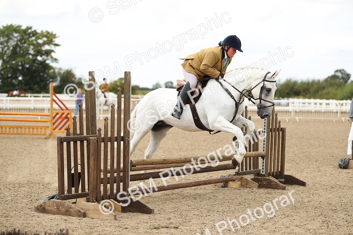 SBM_05563 - Class 48a Style & Performance 70cm (15-19)