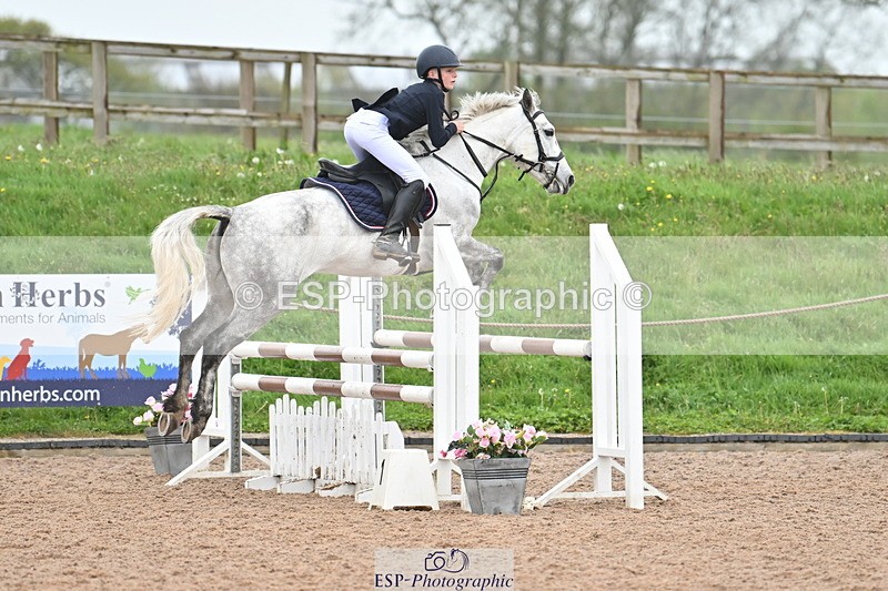 240505A-123250-05101 - Cls 4 Blue Chip Pony Newcomers & 1m Open