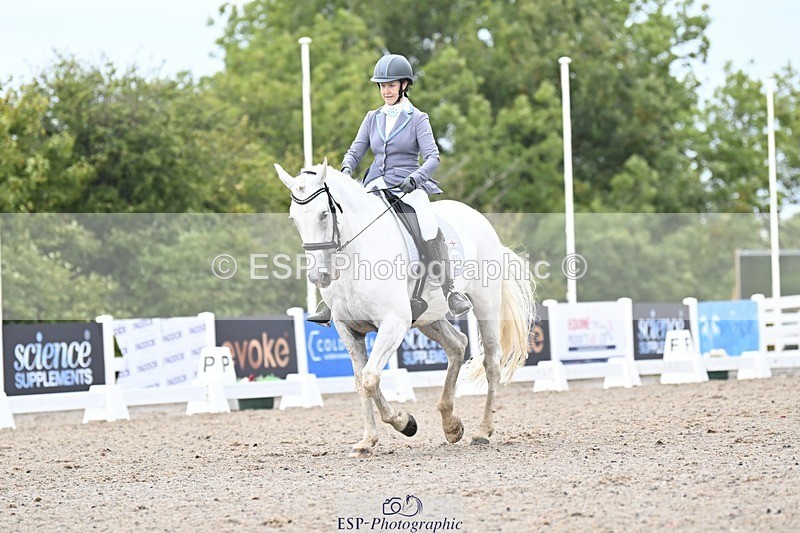 250907-104730-06347 - 070-Charlotte.DoreyDeards.Silver.Bounce