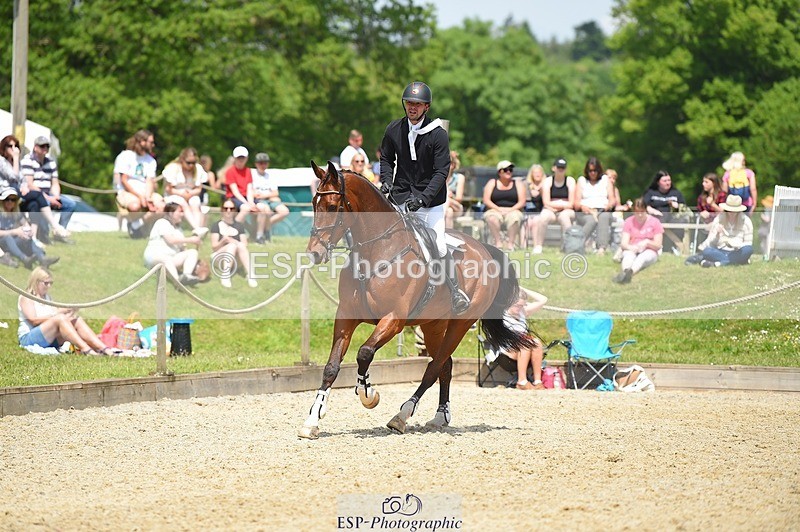 230528-123300-15750 - 365-BWE_NEWTON_DE_JASPER-Adam_Harvey-SUNTrotUp+SJ