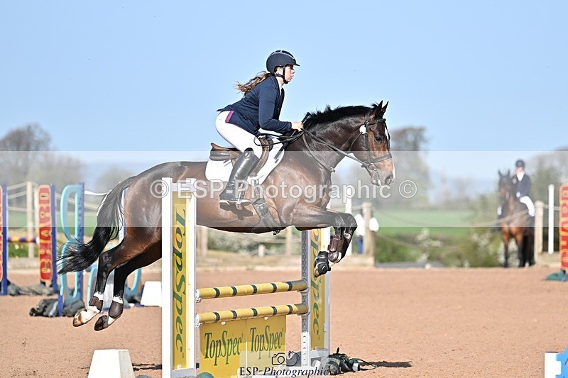 260408-100129-00065 - Cls 2 British Novice and 90cm