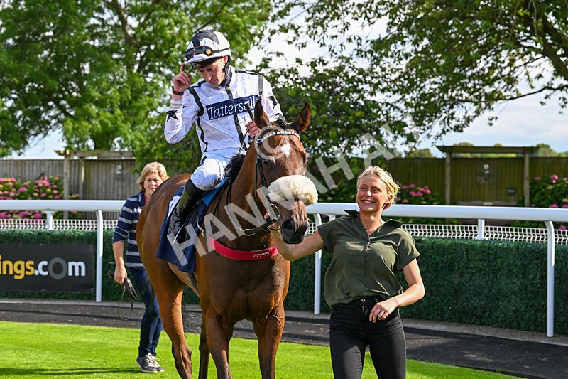 160724-Race 6-Blufferonthebus-9485 - Race 6