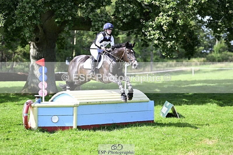 240803-161805-09907 - 269-Lauren_Dawson-BLAKNEYS_DAISY