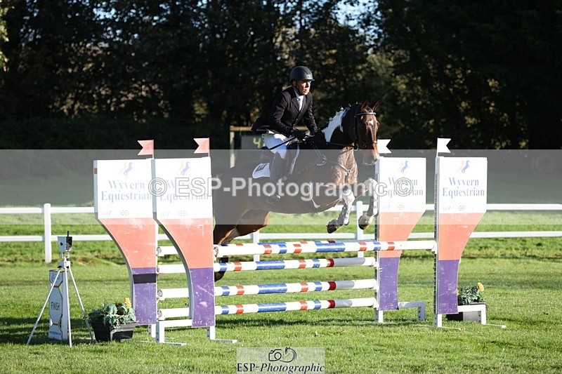 231022-093437-23964 - 640-UP.TO.MISCHIEF-Will.van.Ufford-TrotUp+SJ