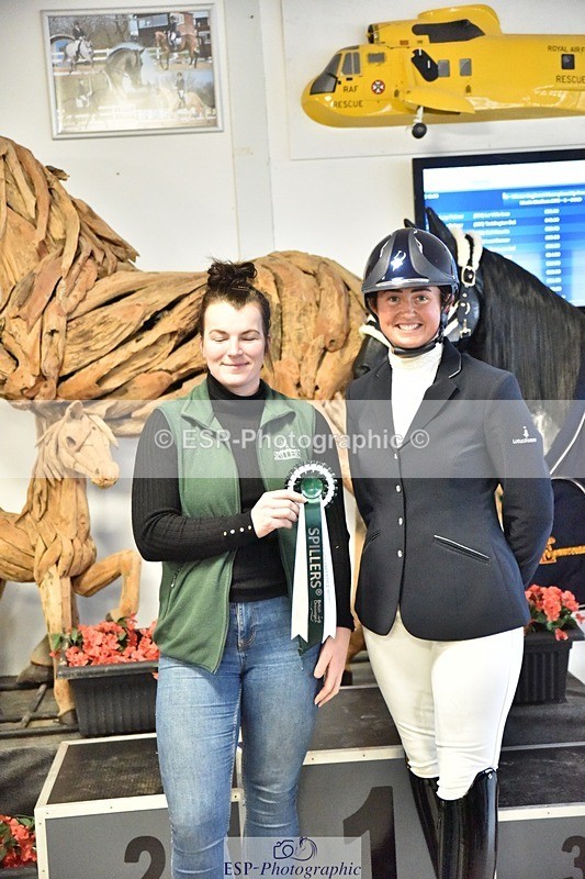 250214-153554-02594 - Freestyle Medium Gold Presentations