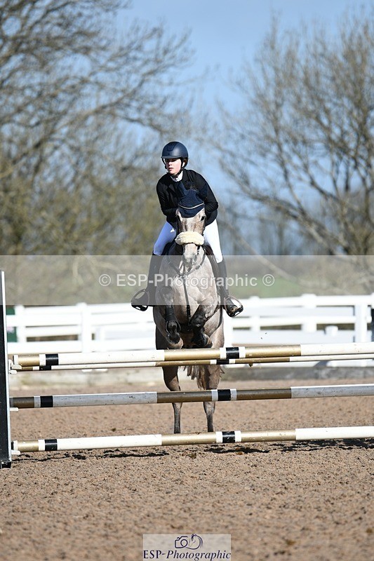 250330-100913-06008 - Cls 32 British Novice and 90cm