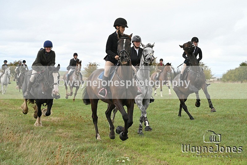 WJ7_1000 - Berks & Bucks Hound Exercise Blewbury 13-09-26