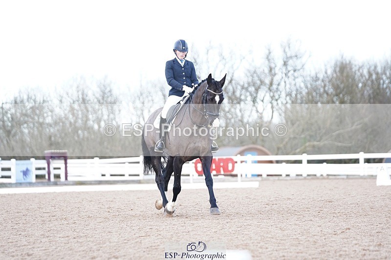 241214-125612-00539 - 144-Natasha.Rumble-Week.Orchard.Leo