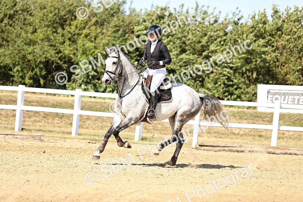 SBM_015570 - Class 16 - Senior foxhunter - 1.20m Open
