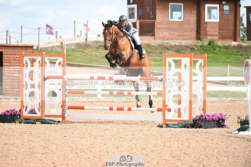 250723-154024-01187 - Cls 6 Foxhunter and 1.20m