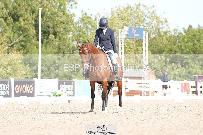 250817-105240-08183 - 151-Shona.MclauchlanLuca.Me.Go