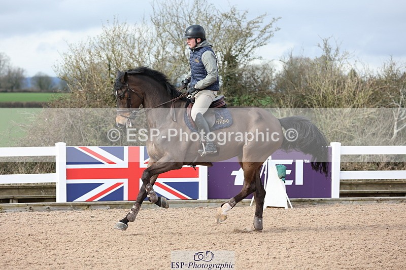 240223A-121126-01123 - Cls 4 Snr 1.05m Open