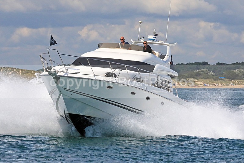 170813 KARNIGE - SUNSEEKER MANHATTAN 46 1Y3A4162 - Flybridge Cruisers