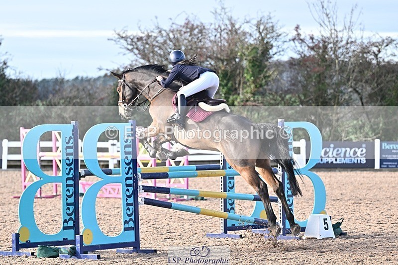 251126-123702-00486 - Cls 4 Newcomers and 1.10m