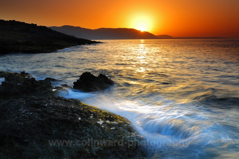 waves of colour, Sissi, Crete.  ref 2359 - Europe