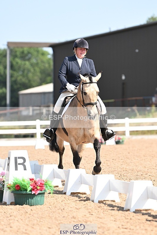 250816-111357-03564 - 082-Sarah.DavisWinston.Classic.Gold