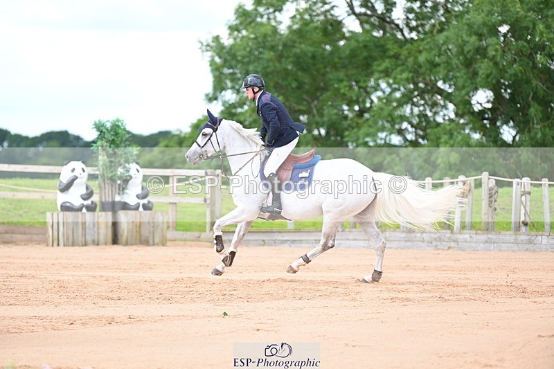 230721A-111050-05572 - Cls 6, 2 Star Medium 1.35m